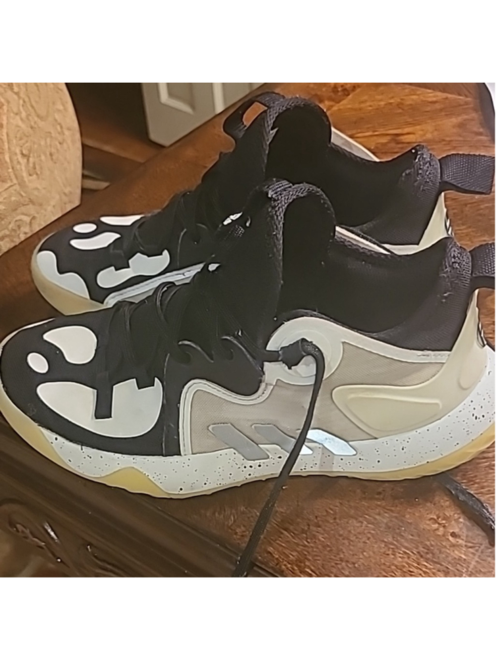 Adidas Harden Stepback 2. Men's sz. 6 women sz. 7.5/8.(#841)